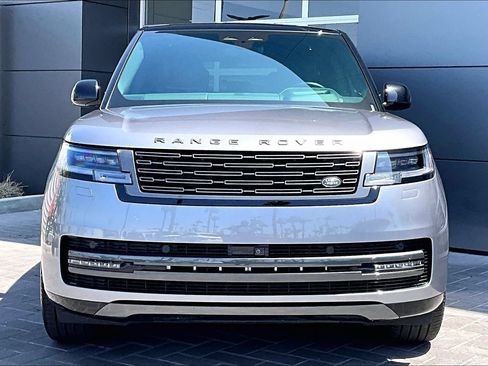 Used 2025 Land Rover Range Rover Autobiography AWD/4WD image 2