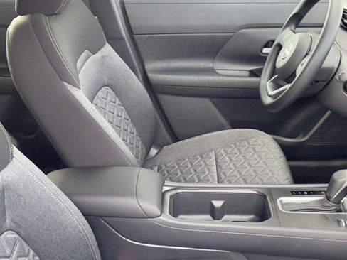 New 2026 Nissan Kicks SV image 12