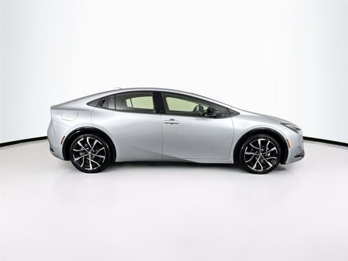 Certified 2025 Toyota Prius Plug-In Hybrid image 11