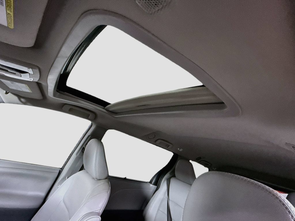 Certified 2020 Toyota Sienna XLE w/ XLE Navigation Package FWD image 12