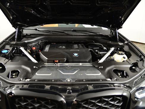 Used 2024 BMW X4 xDrive30i w/ Premium Package image 16