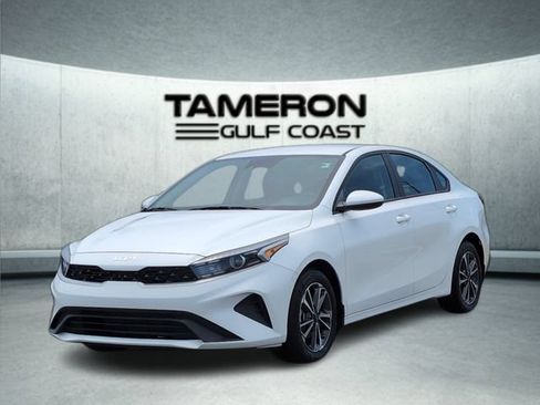 Used 2023 Kia Forte LXS FWD image 1