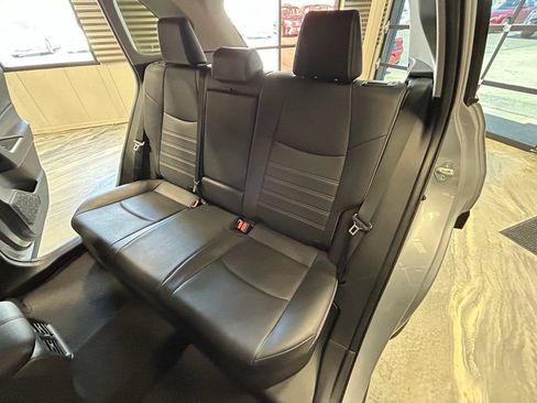 Used 2022 Toyota RAV4 XLE Premium AWD/4WD image 6
