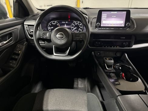 Used 2024 Nissan Rogue SV FWD image 11