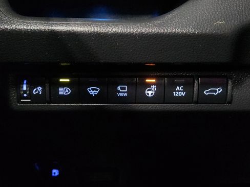 Used 2022 Toyota RAV4 XSE w/ Premium Package AWD/4WD image 19