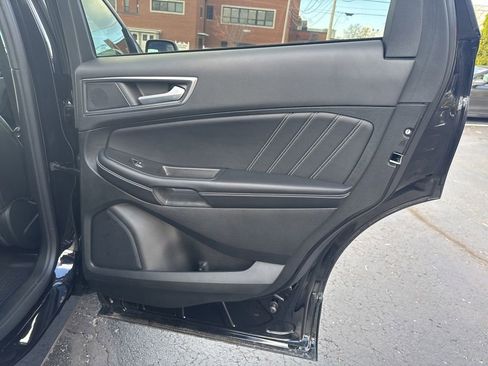 Used 2022 Ford Edge ST image 33