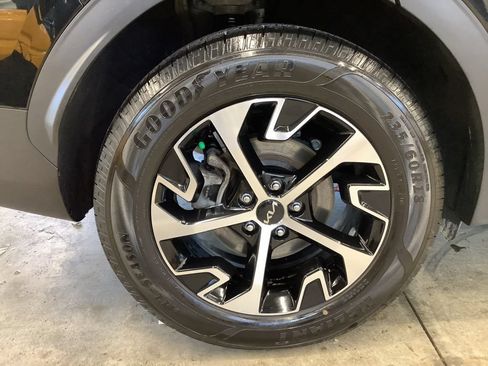 Certified 2023 Kia Sportage EX w/ EX Premium Package AWD/4WD image 31