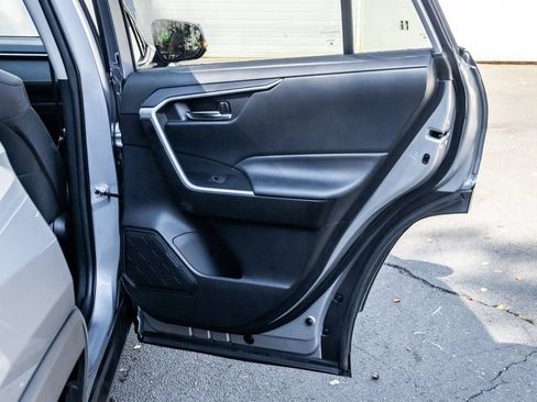 Used 2021 Toyota RAV4 XLE w/ XLE Grade Weather Package AWD/4WD image 19