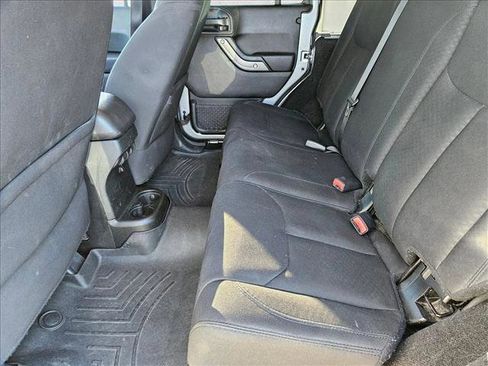 Used 2018 Jeep Wrangler Unlimited Sport S image 16