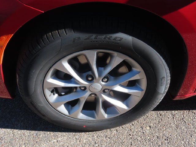 New 2027 Chrysler Pacifica Select AWD/4WD image 17