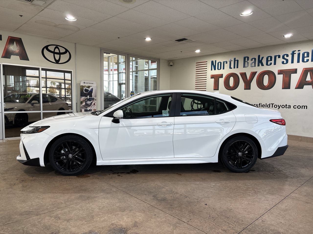 Certified 2025 Toyota Camry SE FWD image 7