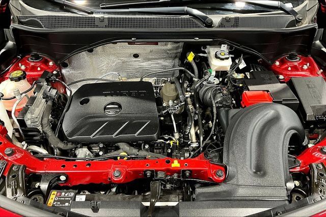 Used 2020 Buick Encore GX Essence w/ Experience Buick Package FWD image 27