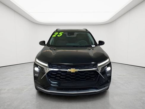 Used 2025 Chevrolet Trax LT FWD image 25
