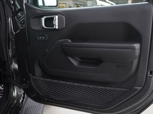 Used 2018 Jeep Wrangler Unlimited Sport S image 9