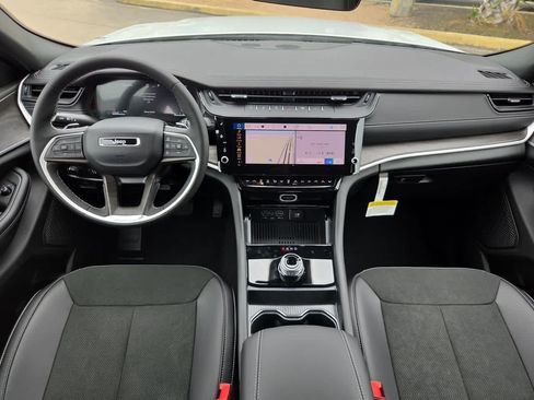 New 2026 Jeep Grand Cherokee Altitude RWD image 17