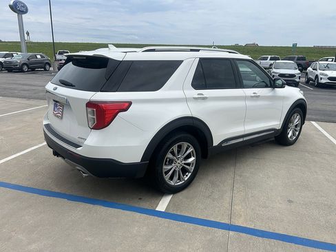 Used 2024 Ford Explorer Limited w/ Limited Technology Package AWD/4WD image 5