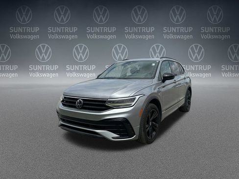 Used 2023 Volkswagen Tiguan SE R-Line FWD image 35