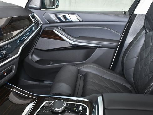 Used 2026 BMW X7 xDrive40i image 57