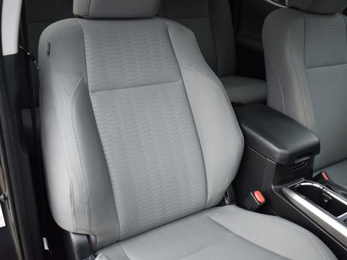 Used 2016 Toyota Tacoma SR5 image 33