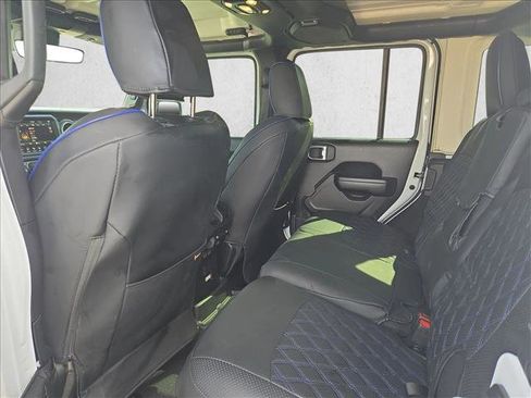 Used 2021 Jeep Wrangler Unlimited Rubicon 4xe w/ Safety Group AWD/4WD image 17
