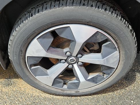 Used 2024 Volvo XC40 B5 Core AWD/4WD image 8