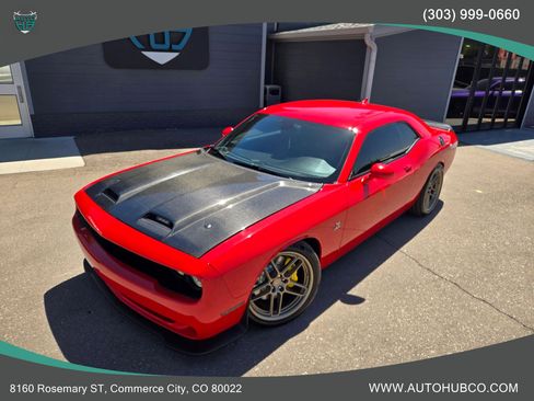 Used 2018 Dodge Challenger R/T Scat Pack w/ Leather Interior Group RWD image 2