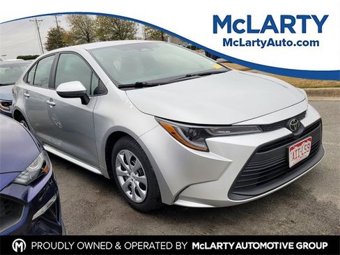 Used 2023 Toyota Corolla LE image 1