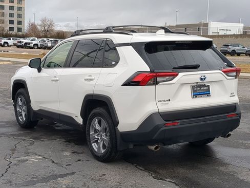 Used 2023 Toyota RAV4 XLE image 4