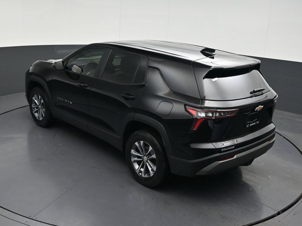 Used 2026 Chevrolet Equinox LT FWD image 17