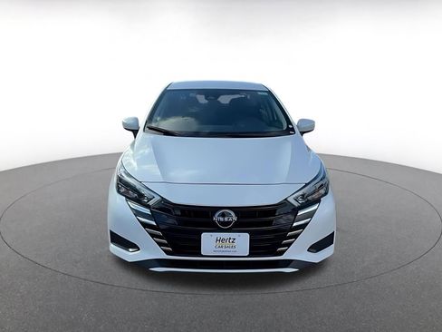 Used 2025 Nissan Versa SV image 4