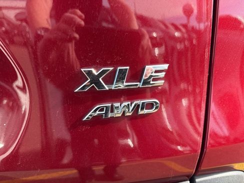 Used 2021 Toyota RAV4 XLE image 11