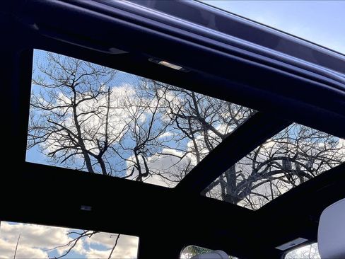 Used 2025 BMW X7 xDrive40i w/ Executive Package image 26