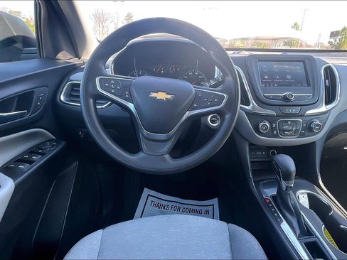 Used 2022 Chevrolet Equinox LS image 5