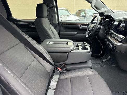 Used 2025 Chevrolet Silverado 1500 LT image 25