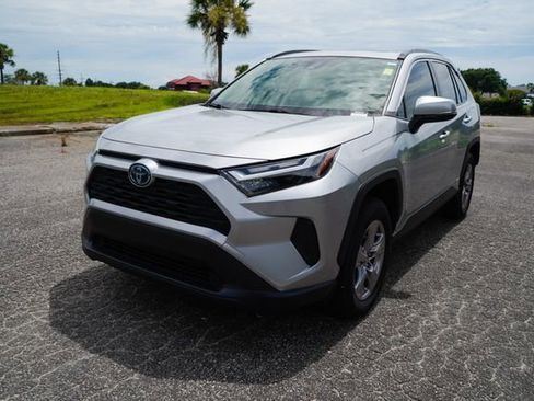 Used 2022 Toyota RAV4 XLE image 7