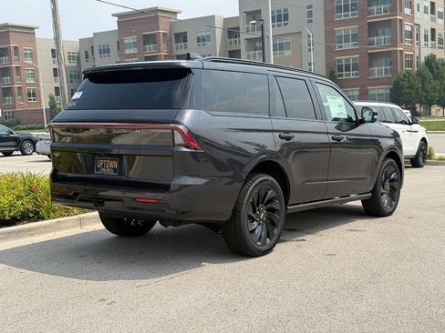 New 2025 Lincoln Navigator Reserve w/ Jet Appearance Package image 3