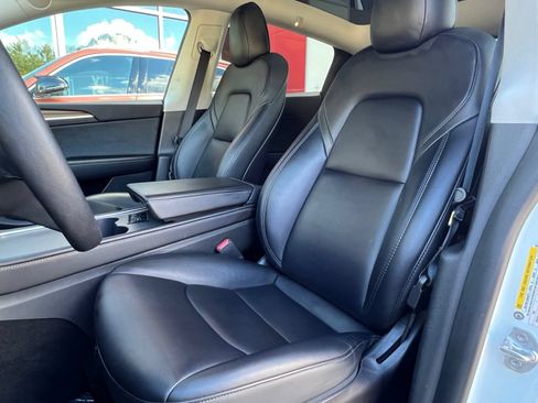 Used 2023 Tesla Model Y Long Range AWD/4WD image 9
