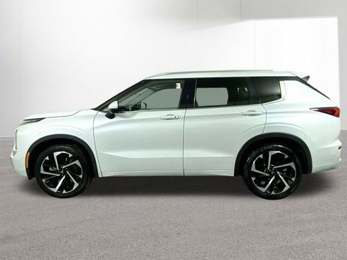 Used 2023 Mitsubishi Outlander SEL image 28