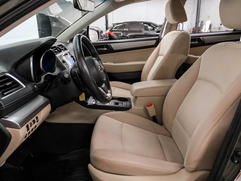 Used 2019 Subaru Outback 2.5i Premium AWD/4WD image 3