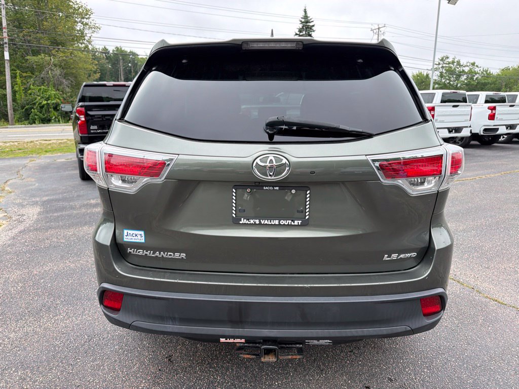 Used 2016 Toyota Highlander Plus AWD/4WD image 5