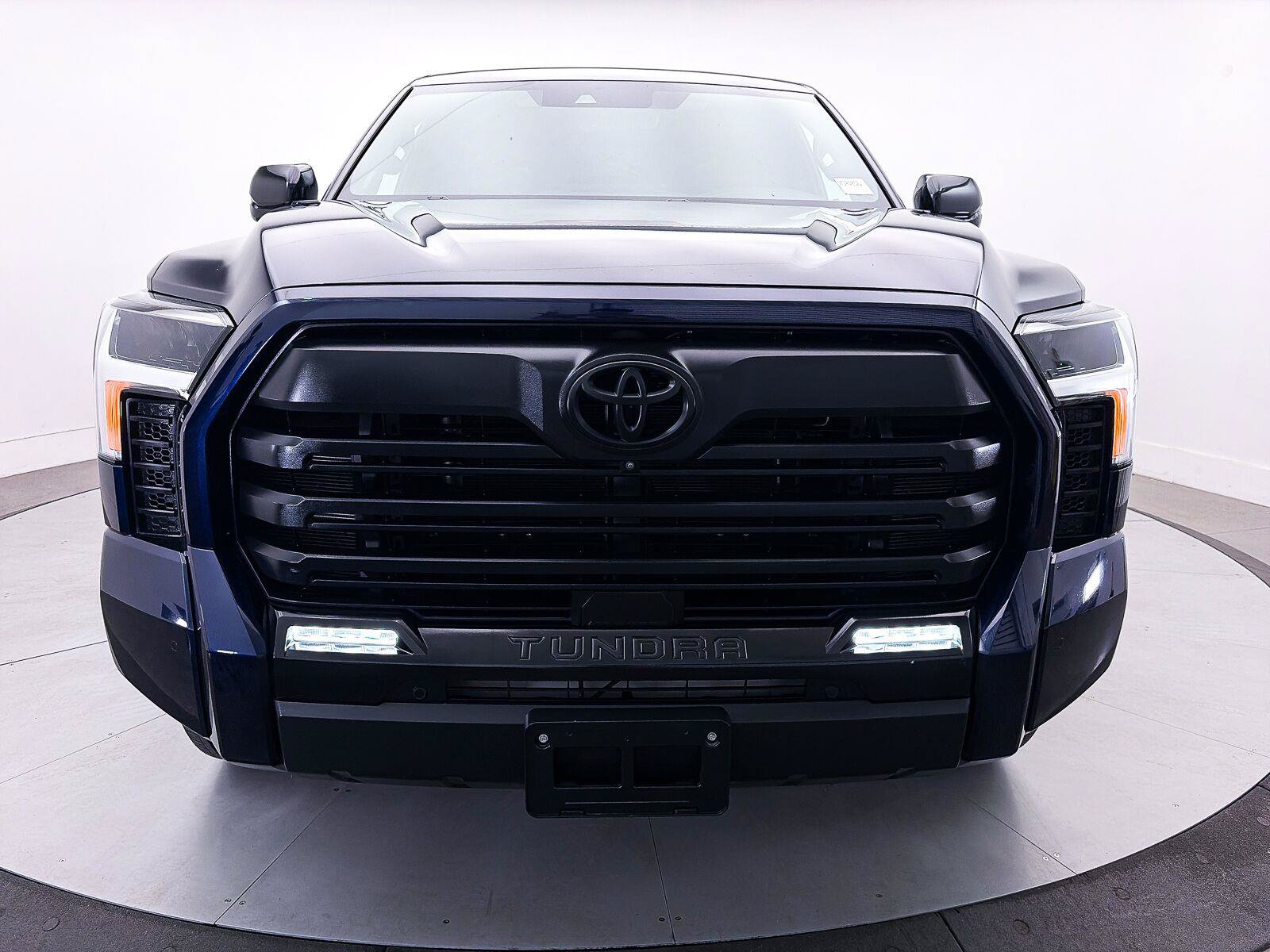 Used 2025 Toyota Tundra Limited AWD/4WD image 15