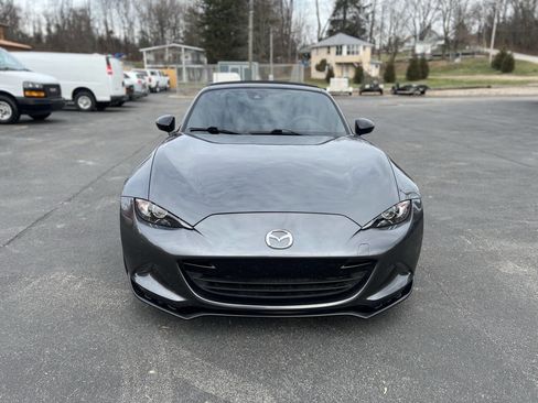 Used 2020 MAZDA MX-5 Miata Club image 2