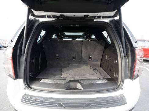 Used 2021 Chevrolet Tahoe Z71 w/ Z71 Signature Package image 27