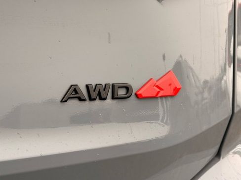 Certified 2025 Nissan Rogue SV image 17