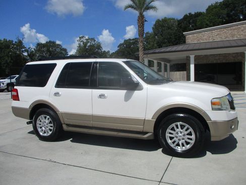 Used 2013 Ford Expedition XLT RWD image 19