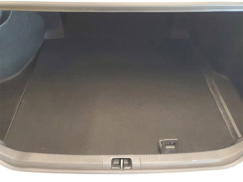 Used 2025 Toyota Camry SE image 8