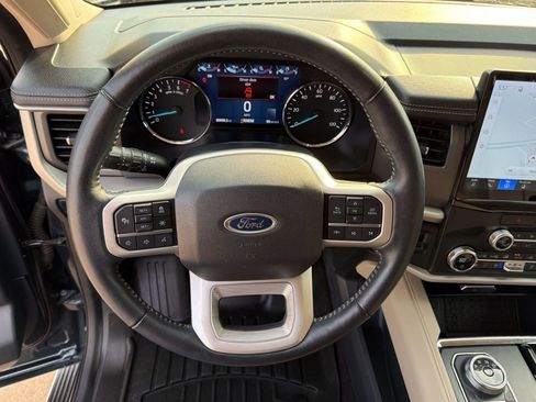Used 2022 Ford Expedition XLT AWD/4WD image 11