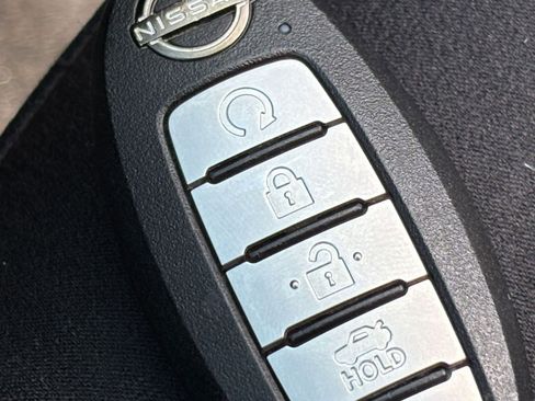 Used 2025 Nissan Altima 2.5 SV FWD image 25