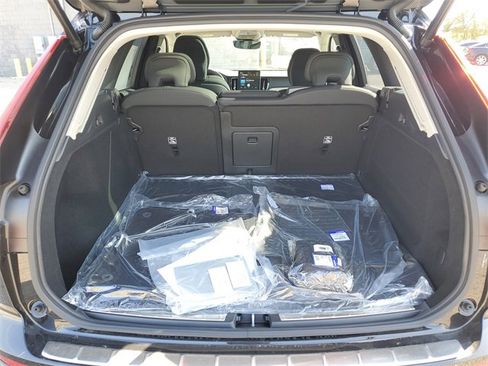 New 2026 Volvo XC60 B5 Plus w/ Protection Package Premier image 27