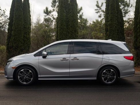Used 2023 Honda Odyssey Elite image 5